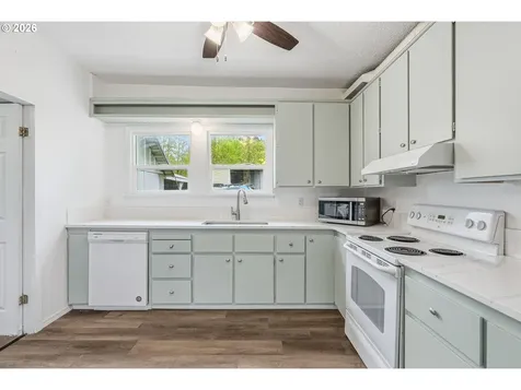430 Carnine Road Castle Rock WA 98611