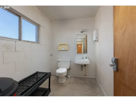 316 SW Coast Highway Newport OR 97365