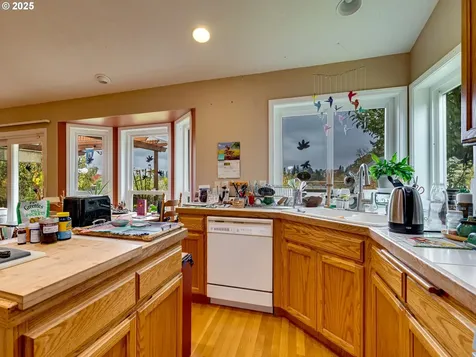2049 NE Grandhaven Street Mcminnville OR 97128
