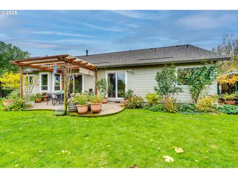 2049 NE Grandhaven Street Mcminnville OR 97128