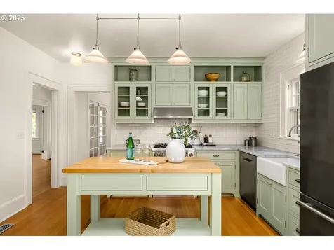 1915 SE 23rd Avenue Portland OR 97214