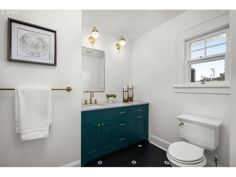 1915 SE 23rd Avenue Portland OR 97214