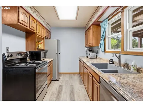 2537 Wood Avenue Eugene OR 97402