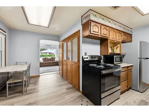 2537 Wood Avenue Eugene OR 97402