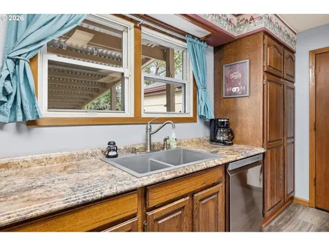 2537 Wood Avenue Eugene OR 97402