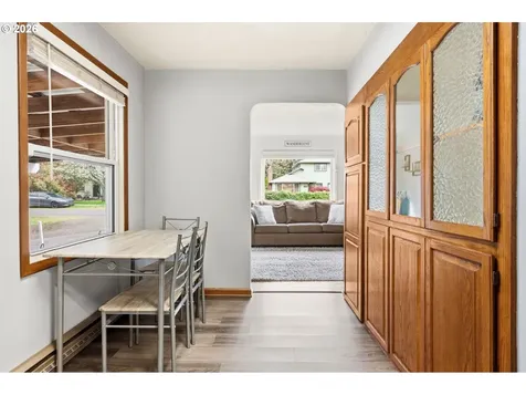 2537 Wood Avenue Eugene OR 97402