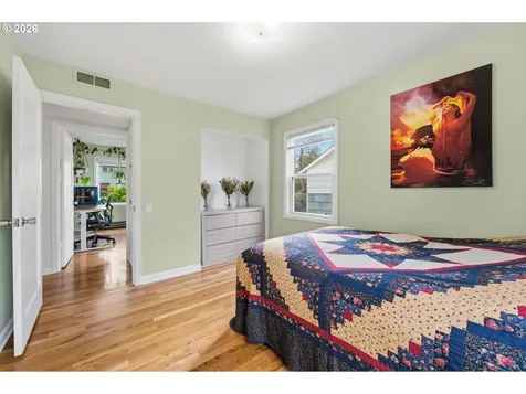 2537 Wood Avenue Eugene OR 97402