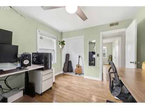 2537 Wood Avenue Eugene OR 97402