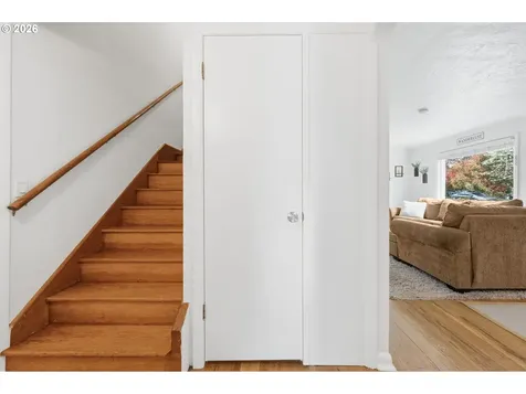 2537 Wood Avenue Eugene OR 97402