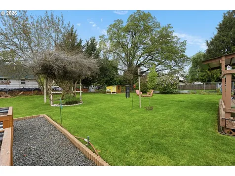 2537 Wood Avenue Eugene OR 97402