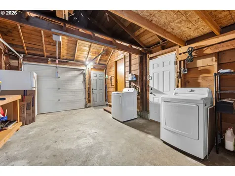 2537 Wood Avenue Eugene OR 97402