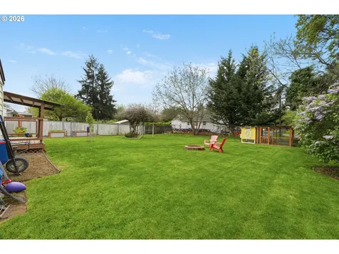 2537 Wood Avenue Eugene OR 97402