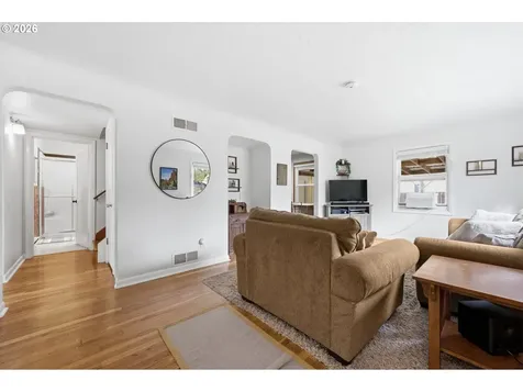 2537 Wood Avenue Eugene OR 97402