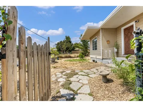9221 SE Gladstone Street Portland OR 97266