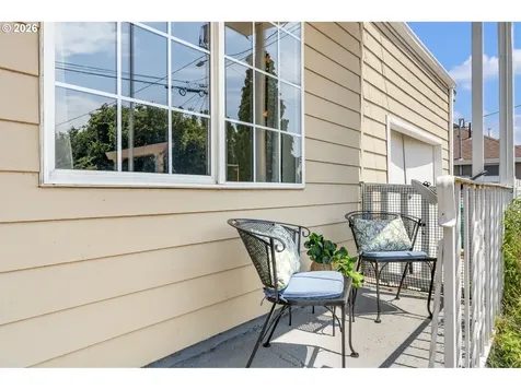 9221 SE Gladstone Street Portland OR 97266
