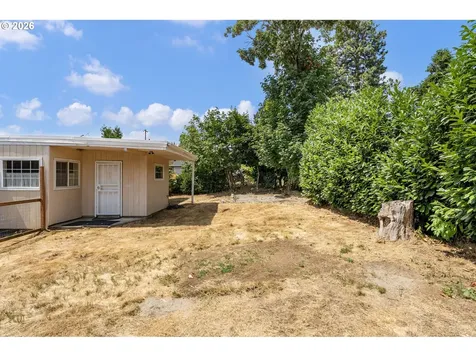 9221 SE Gladstone Street Portland OR 97266