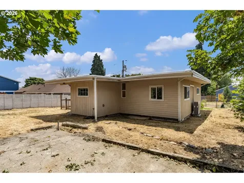9221 SE Gladstone Street Portland OR 97266