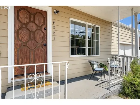 9221 SE Gladstone Street Portland OR 97266
