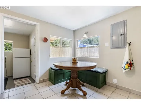 9221 SE Gladstone Street Portland OR 97266