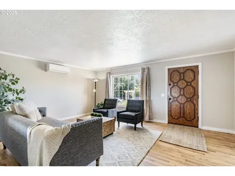 9221 SE Gladstone Street Portland OR 97266