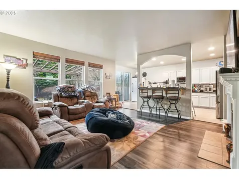858 NE 166th Avenue Portland OR 97230