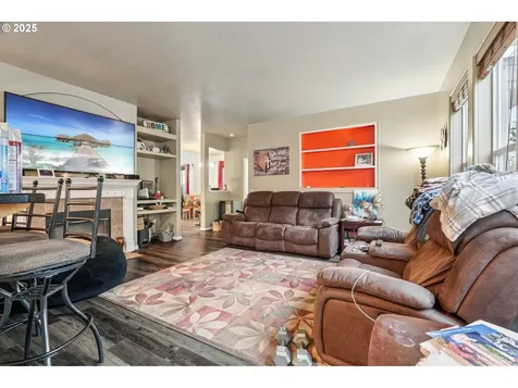 858 NE 166th Avenue Portland OR 97230