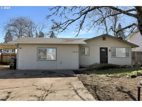 1523 W Fairview Drive Springfield OR 97477