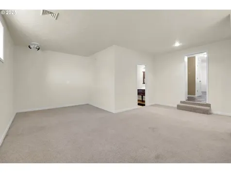 1523 W Fairview Drive Springfield OR 97477
