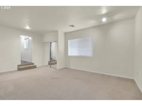 1523 W Fairview Drive Springfield OR 97477