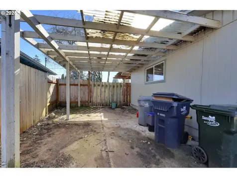 1523 W Fairview Drive Springfield OR 97477