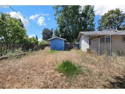 1523 W Fairview Drive Springfield OR 97477