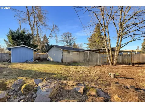 1523 W Fairview Drive Springfield OR 97477