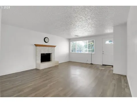 1523 W Fairview Drive Springfield OR 97477