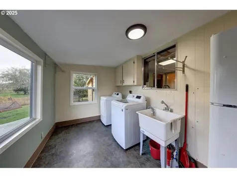 35927 Abbie Lane Astoria OR 97103