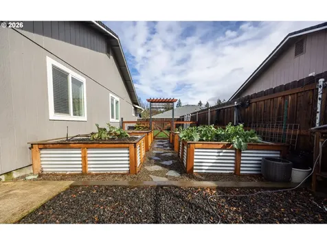 25217 Tyro Avenue Veneta OR 97487