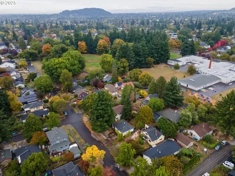 5616 SE 47th Avenue Portland OR 97206