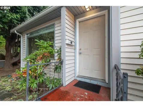 5616 SE 47th Avenue Portland OR 97206