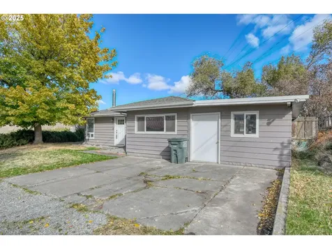 20 NE Nelson Drive Pendleton OR 97801