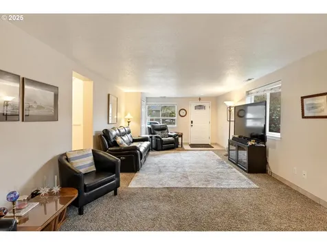 204 Alki Road Vancouver WA 98663