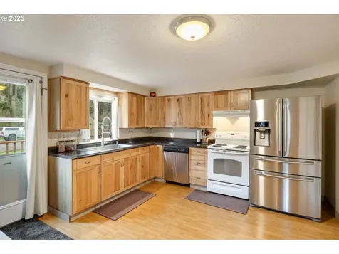 204 Alki Road Vancouver WA 98663