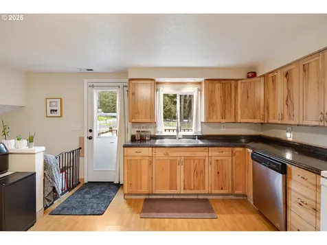 204 Alki Road Vancouver WA 98663