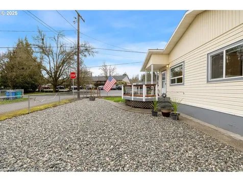 204 Alki Road Vancouver WA 98663