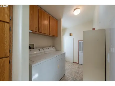 827 10th Street SW Bandon OR 97411