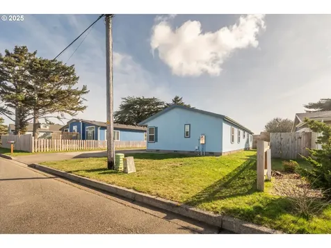 827 10th Street SW Bandon OR 97411