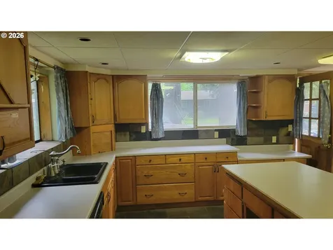 28616 SE Island Road Eagle Creek OR 97022