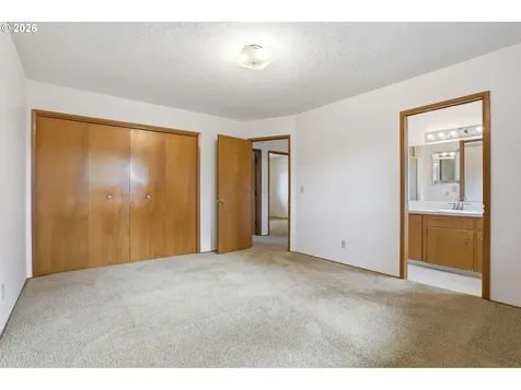 9925 SW Inez Street Portland OR 97224