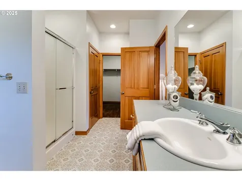 2183 Carriage Drive Eugene OR 97408