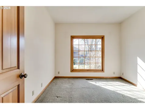 2183 Carriage Drive Eugene OR 97408