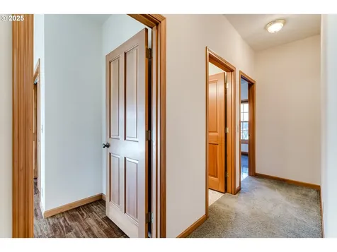 2183 Carriage Drive Eugene OR 97408