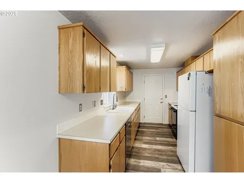 8838 SE Clinton Street Portland OR 97266